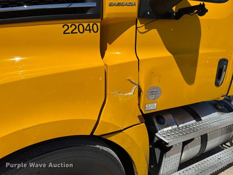 image for item DR1037 2022 Freightliner Cascadia 126 semi truck