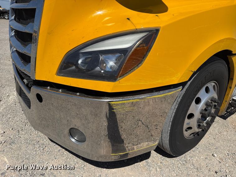 image for item DR1037 2022 Freightliner Cascadia 126 semi truck