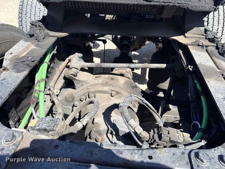 image for item DR1037 2022 Freightliner Cascadia 126 semi truck