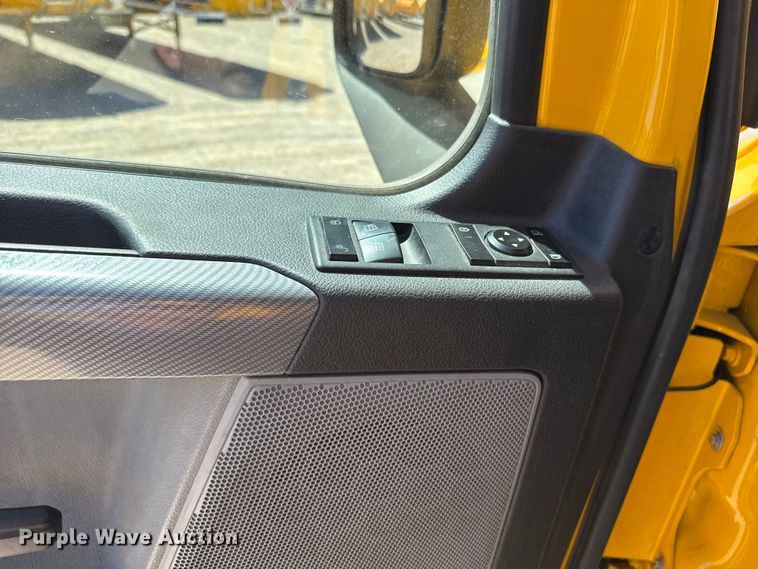 image for item DR1037 2022 Freightliner Cascadia 126 semi truck