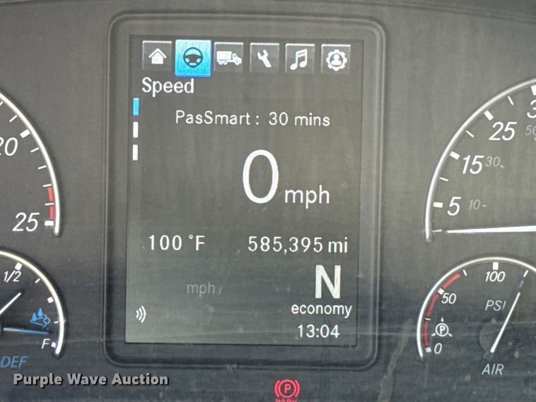 image for item DR1037 2022 Freightliner Cascadia 126 semi truck