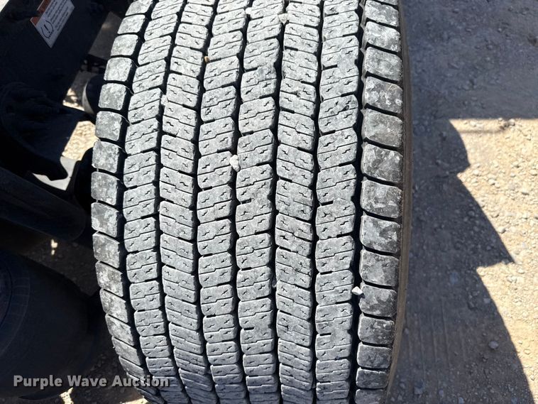 image for item DR1037 2022 Freightliner Cascadia 126 semi truck