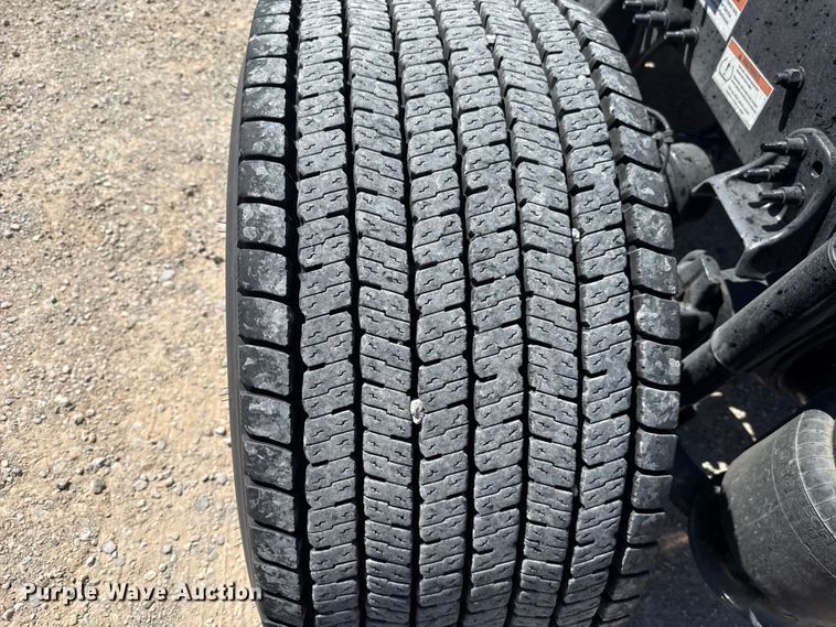 image for item DR1037 2022 Freightliner Cascadia 126 semi truck