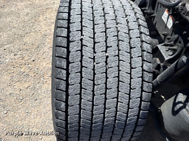 image for item DR1037 2022 Freightliner Cascadia 126 semi truck