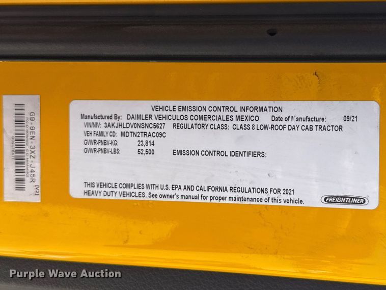 image for item DR1037 2022 Freightliner Cascadia 126 semi truck