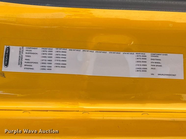 image for item DR1037 2022 Freightliner Cascadia 126 semi truck