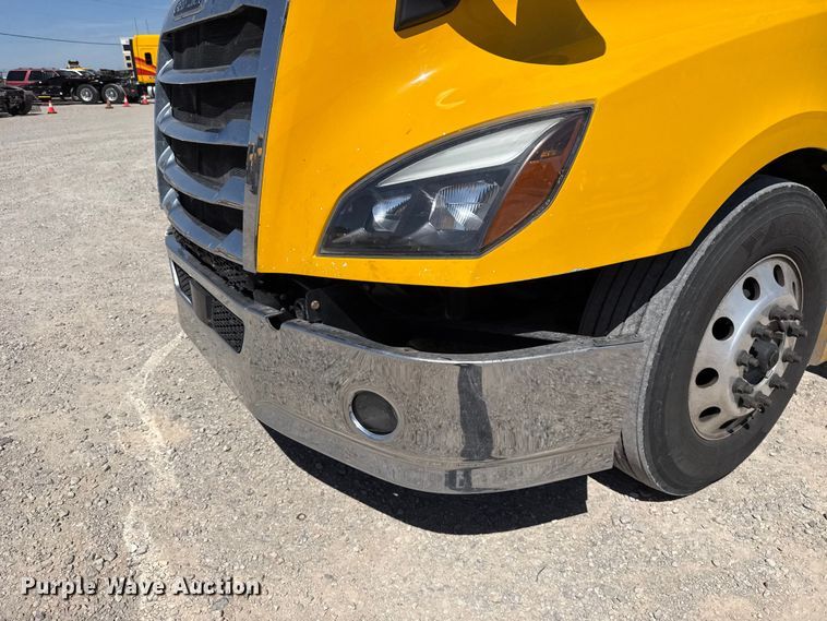 image for item DR1038 2022 Freightliner Cascadia 126 semi truck