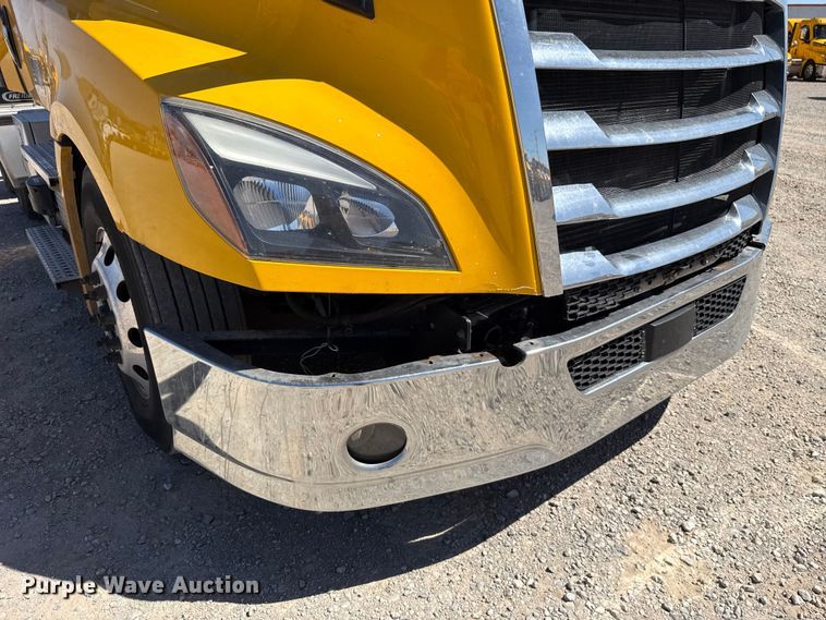 image for item DR1038 2022 Freightliner Cascadia 126 semi truck