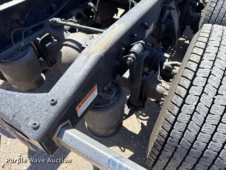 image for item DR1038 2022 Freightliner Cascadia 126 semi truck