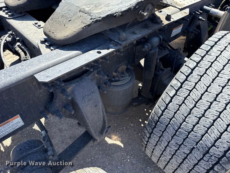 image for item DR1038 2022 Freightliner Cascadia 126 semi truck