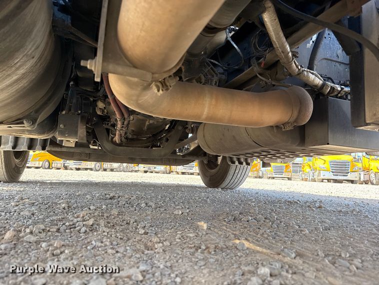 image for item DR1038 2022 Freightliner Cascadia 126 semi truck