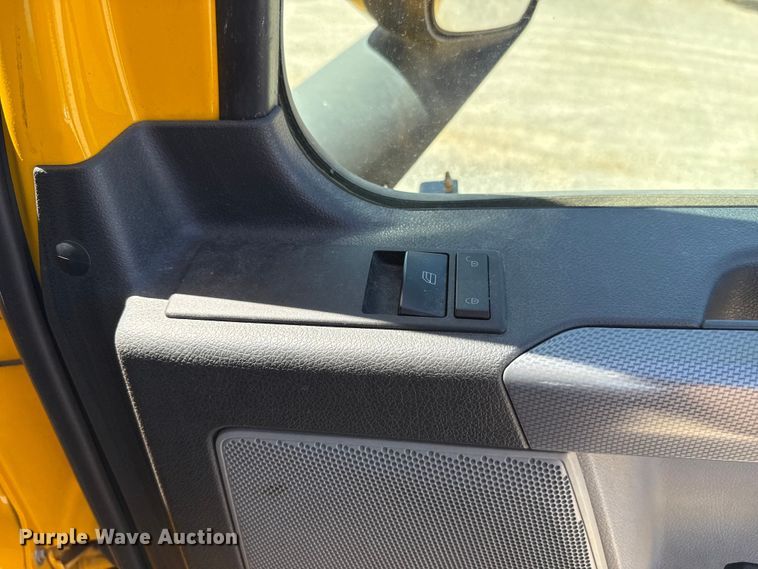 image for item DR1038 2022 Freightliner Cascadia 126 semi truck