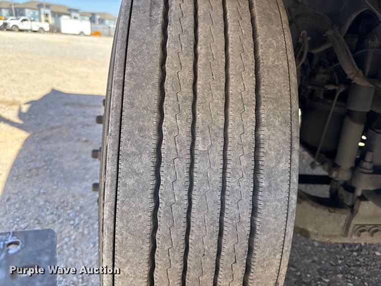 image for item DR1038 2022 Freightliner Cascadia 126 semi truck