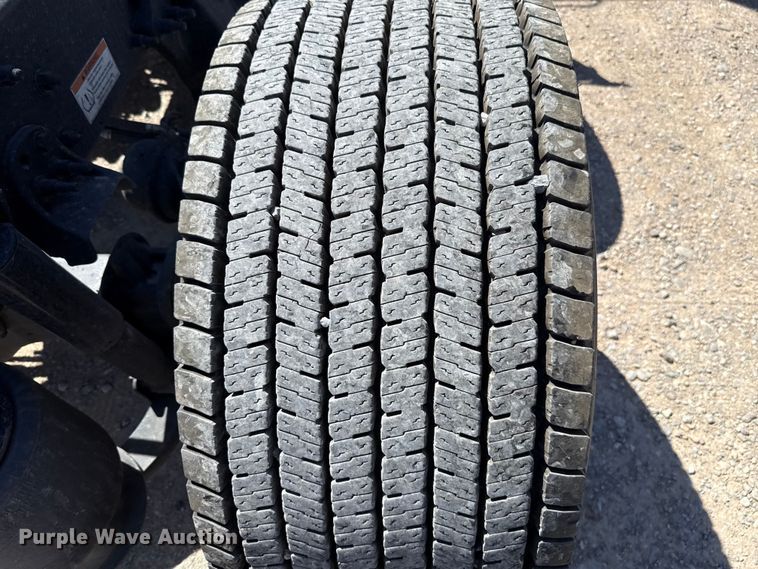 image for item DR1038 2022 Freightliner Cascadia 126 semi truck