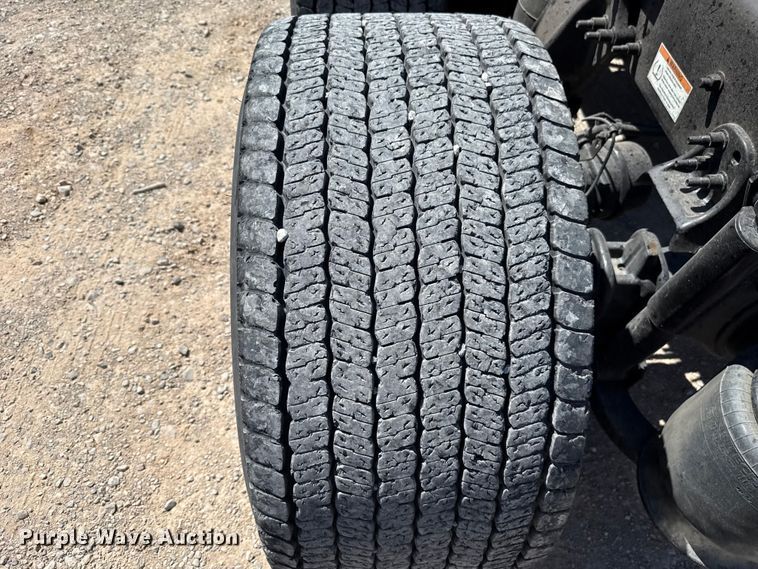 image for item DR1038 2022 Freightliner Cascadia 126 semi truck