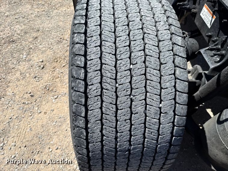 image for item DR1038 2022 Freightliner Cascadia 126 semi truck