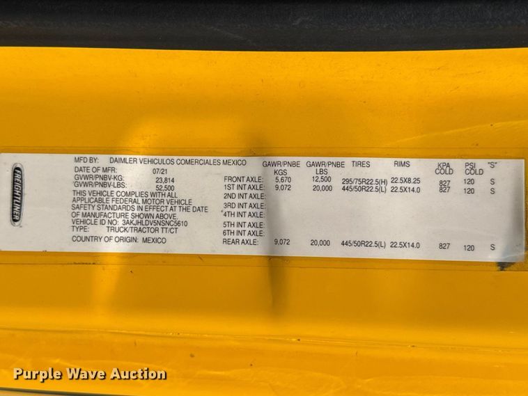 image for item DR1038 2022 Freightliner Cascadia 126 semi truck