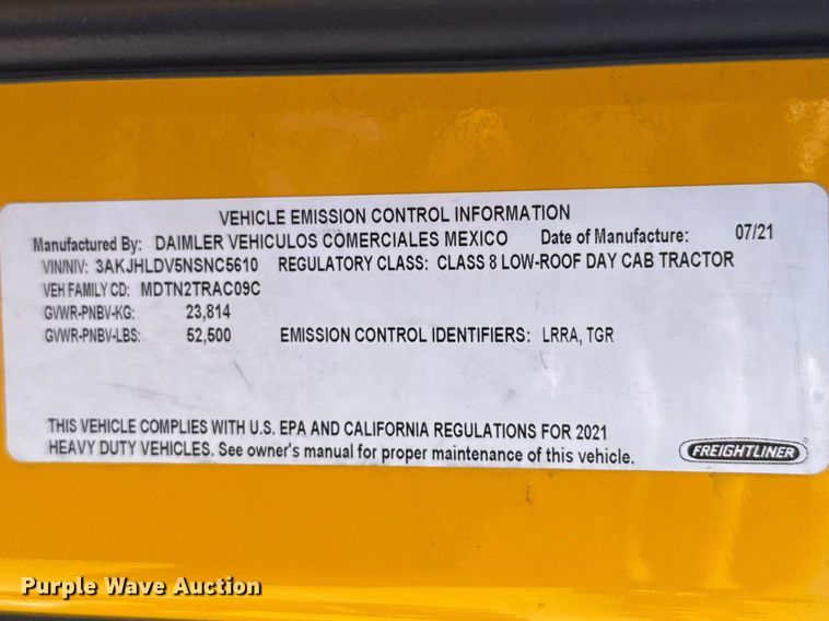 image for item DR1038 2022 Freightliner Cascadia 126 semi truck