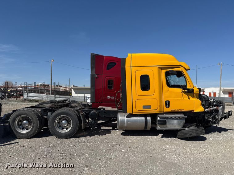 image for item DR1043 2025 Freightliner Cascadia 126 semi truck