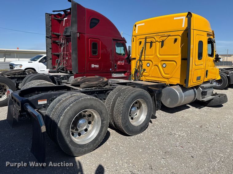 image for item DR1043 2025 Freightliner Cascadia 126 semi truck