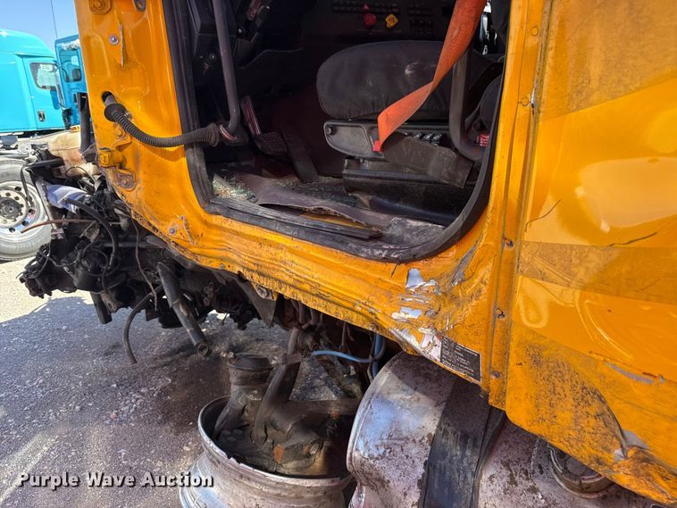 image for item DR1043 2025 Freightliner Cascadia 126 semi truck