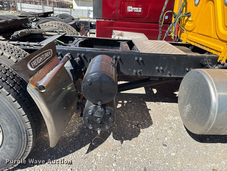 image for item DR1043 2025 Freightliner Cascadia 126 semi truck