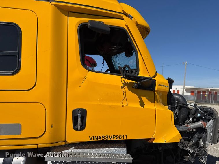 image for item DR1043 2025 Freightliner Cascadia 126 semi truck