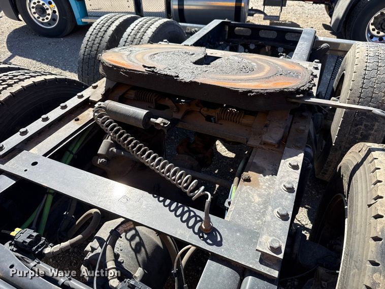 image for item DR1043 2025 Freightliner Cascadia 126 semi truck