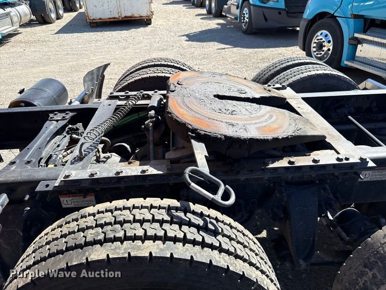 image for item DR1043 2025 Freightliner Cascadia 126 semi truck