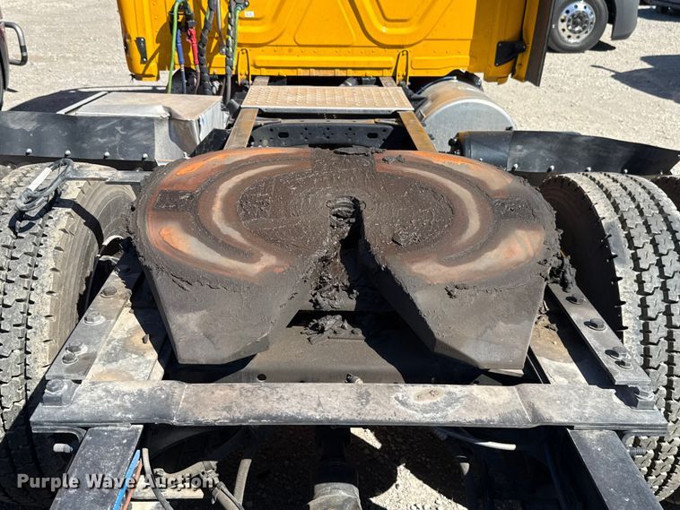 image for item DR1043 2025 Freightliner Cascadia 126 semi truck