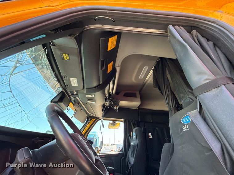 image for item DR1043 2025 Freightliner Cascadia 126 semi truck