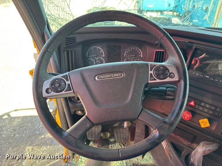 image for item DR1043 2025 Freightliner Cascadia 126 semi truck