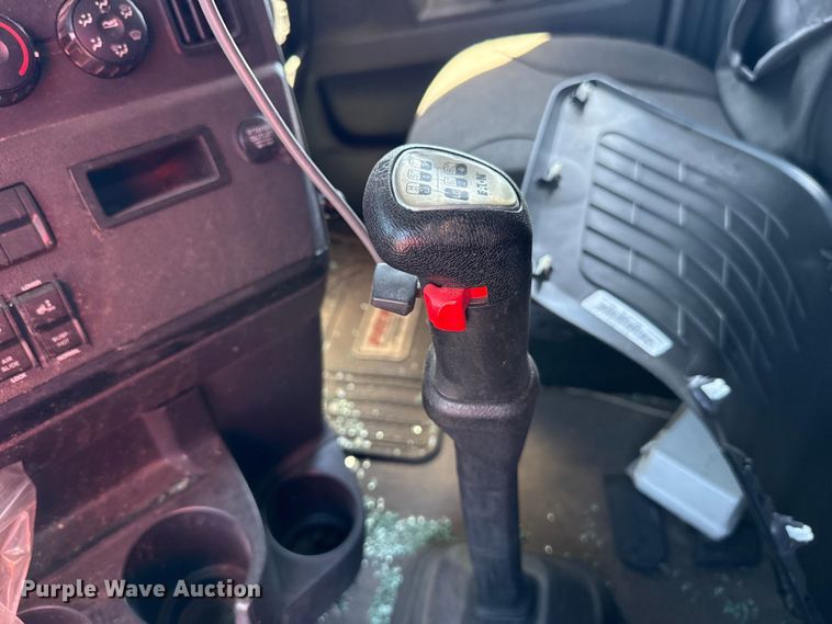 image for item DR1043 2025 Freightliner Cascadia 126 semi truck