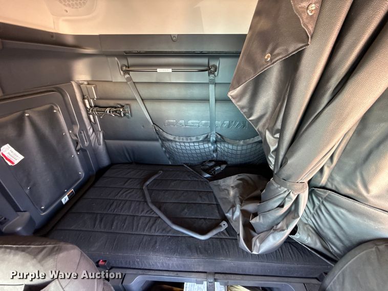 image for item DR1043 2025 Freightliner Cascadia 126 semi truck