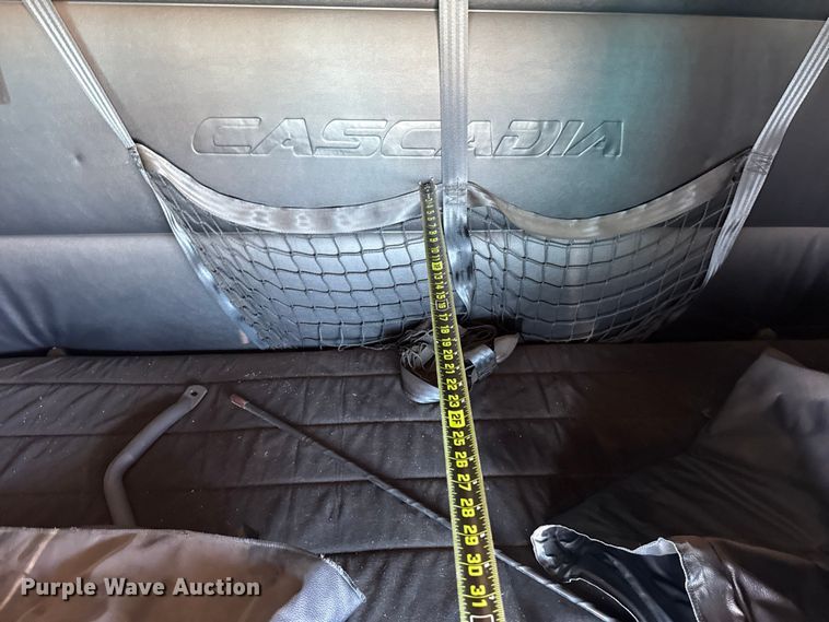 image for item DR1043 2025 Freightliner Cascadia 126 semi truck