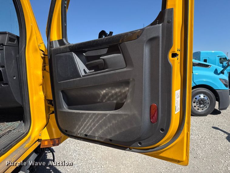 image for item DR1043 2025 Freightliner Cascadia 126 semi truck