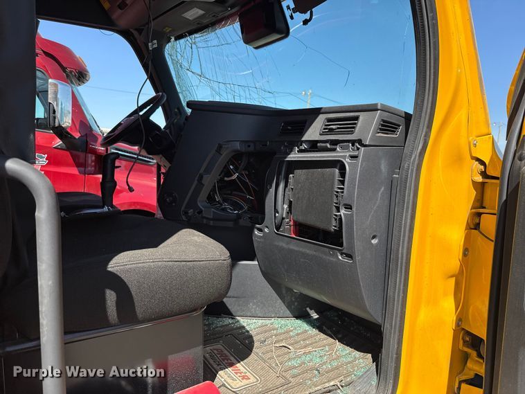 image for item DR1043 2025 Freightliner Cascadia 126 semi truck