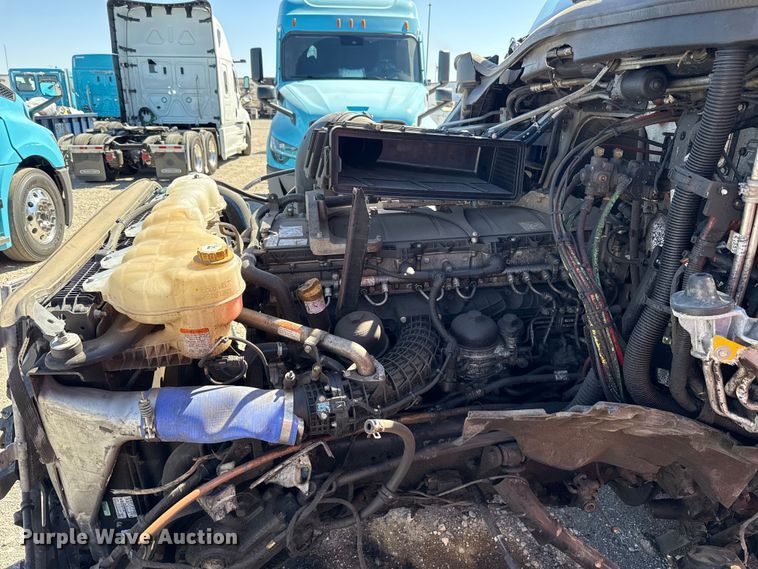 image for item DR1043 2025 Freightliner Cascadia 126 semi truck