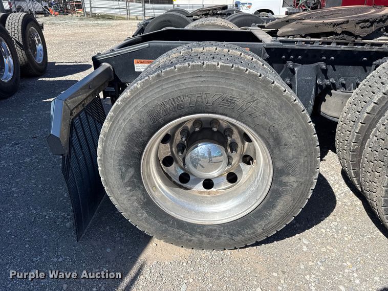 image for item DR1043 2025 Freightliner Cascadia 126 semi truck