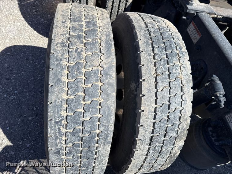 image for item DR1043 2025 Freightliner Cascadia 126 semi truck