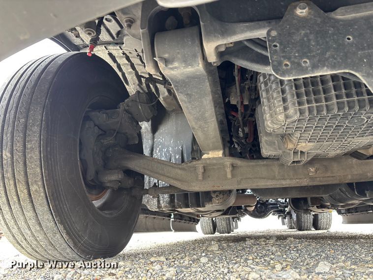 image for item DT0087 2022 Freightliner Cascadia 126 semi truck