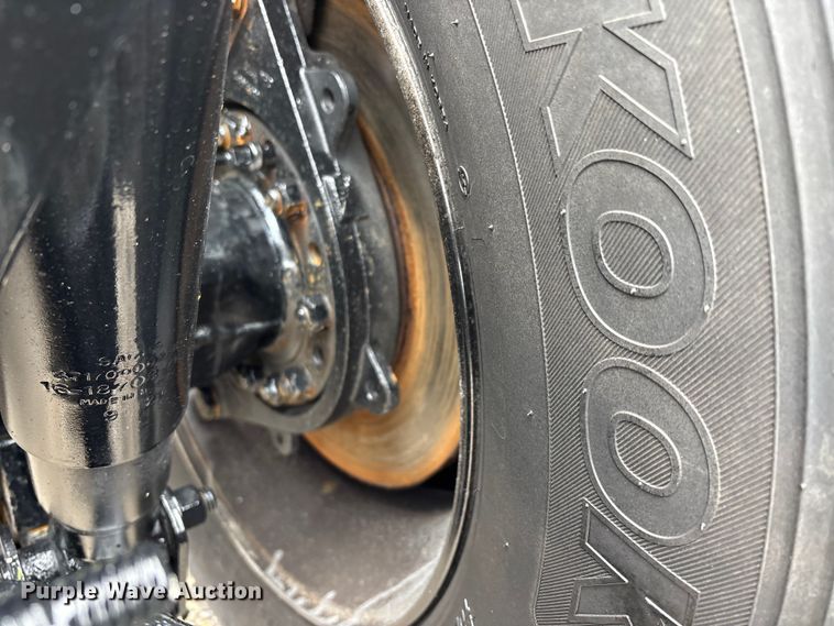 image for item DT0087 2022 Freightliner Cascadia 126 semi truck