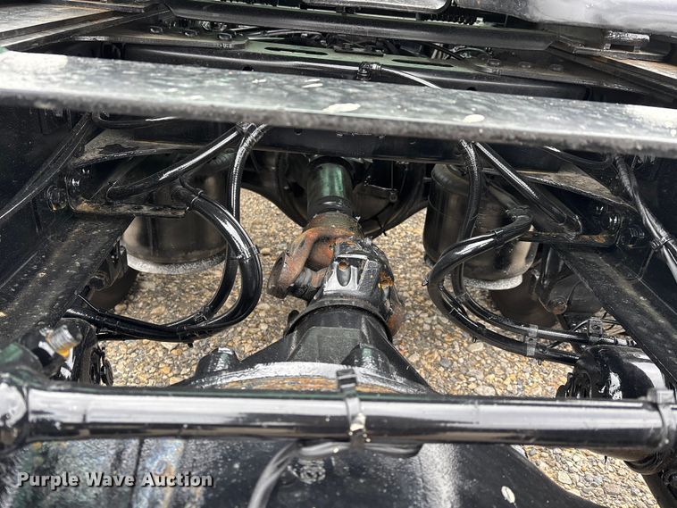 image for item DT0087 2022 Freightliner Cascadia 126 semi truck