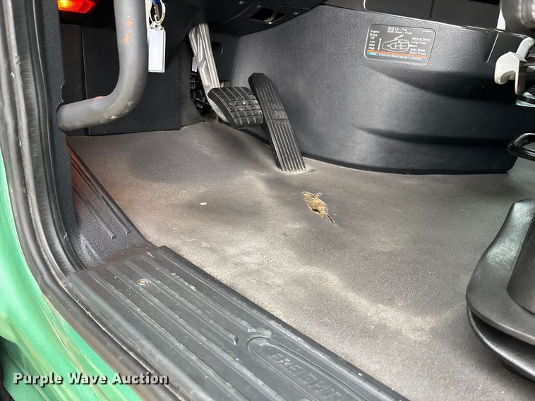 image for item DT0087 2022 Freightliner Cascadia 126 semi truck