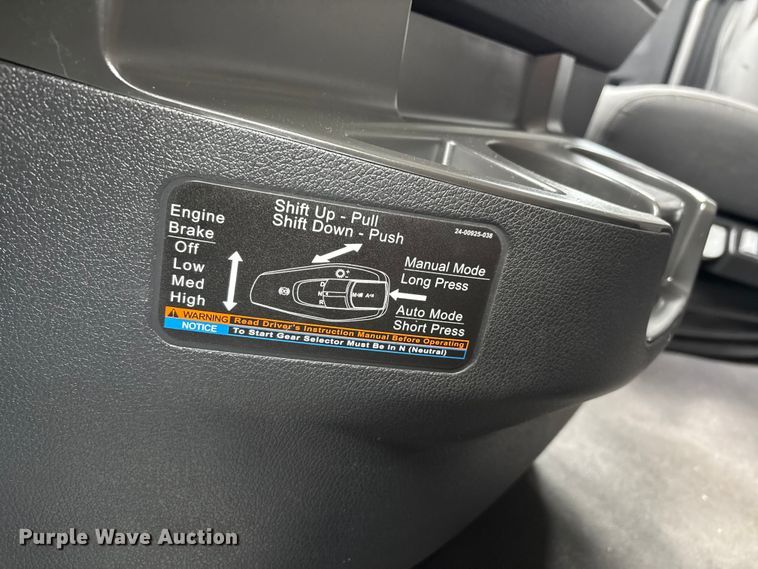 image for item DT0087 2022 Freightliner Cascadia 126 semi truck