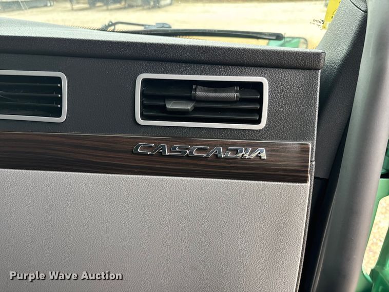 image for item DT0087 2022 Freightliner Cascadia 126 semi truck