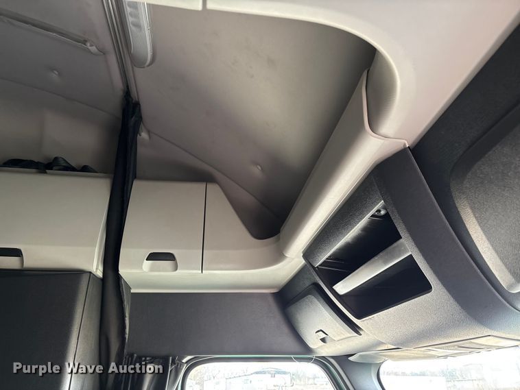 image for item DT0087 2022 Freightliner Cascadia 126 semi truck