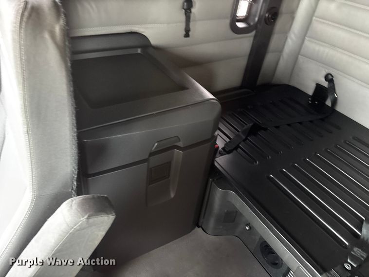 image for item DT0087 2022 Freightliner Cascadia 126 semi truck