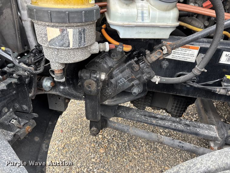 image for item DT0087 2022 Freightliner Cascadia 126 semi truck