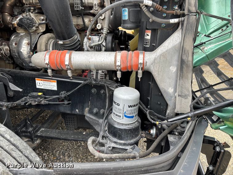 image for item DT0087 2022 Freightliner Cascadia 126 semi truck